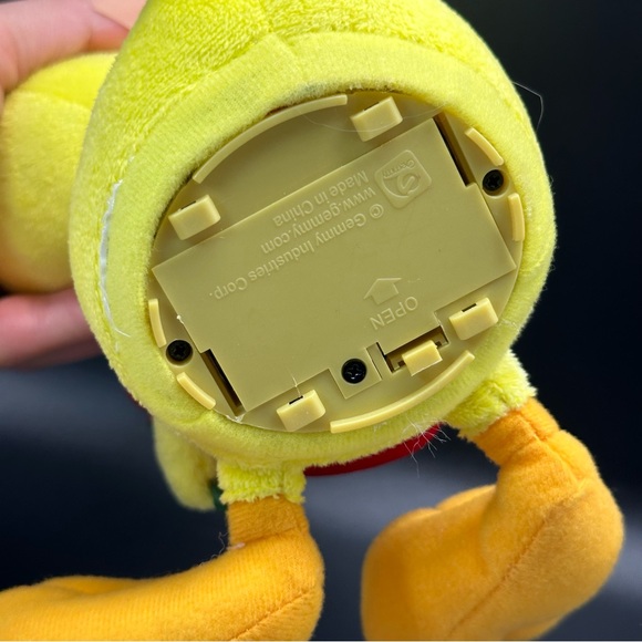 Tweety Bird plush toy from the Looney Tunes franchise - Picture 2 of 14